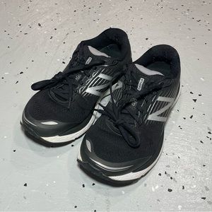 New Balance 880 V8 Running / Athletic Shoes Women’s Size 8.5 Black Silver